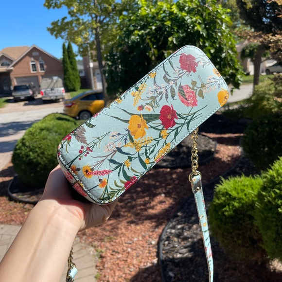 New Steve Madden Floral Crossbody Purse - Picture 4 of 7